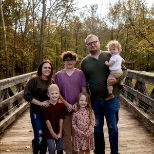 Meet your Posher, Hilary